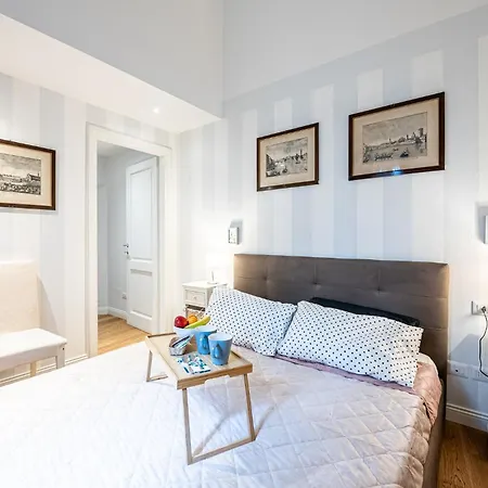 Apartment Elegante Ai Piedi Di Piazzale Michelangelo Florence